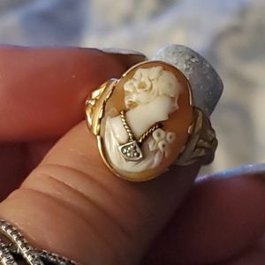 Vintage Cameo Ring 10kt Yellow Gold